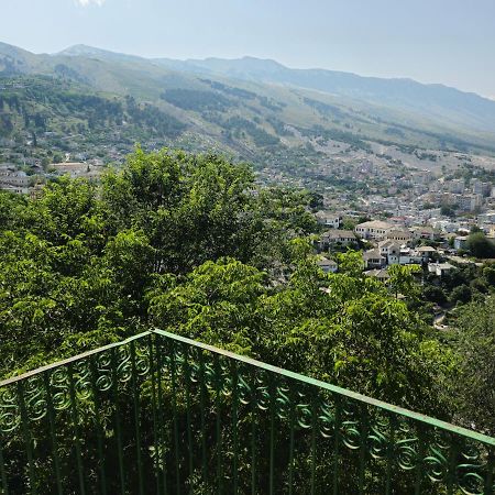 Traditional House Shapllo Gjirokaster Luaran gambar