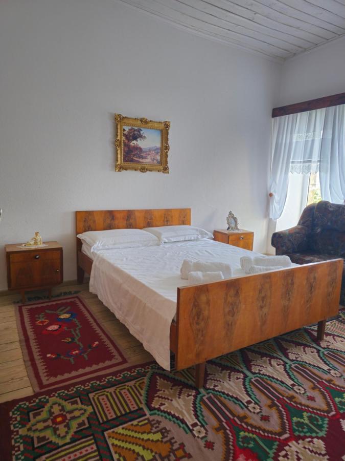 Traditional House Shapllo Gjirokaster Luaran gambar