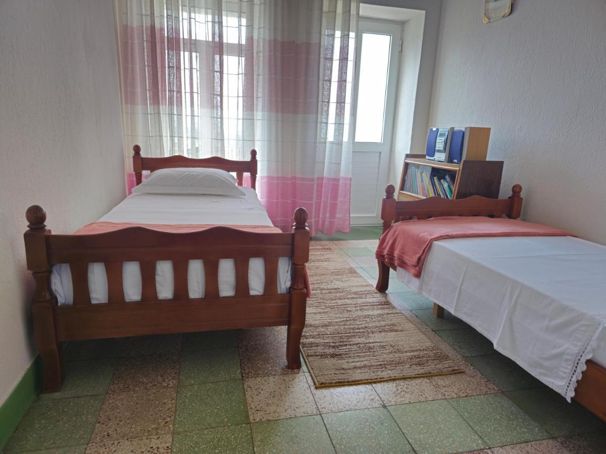 Traditional House Shapllo Gjirokaster Luaran gambar
