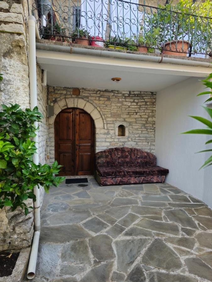 Traditional House Shapllo Gjirokaster Luaran gambar